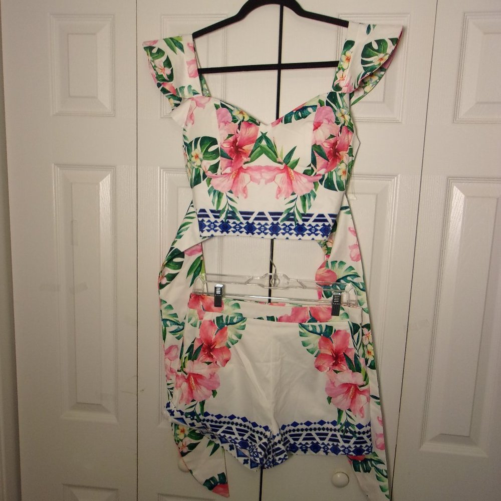 women's Chicways set tropical floral design top & shorts, L